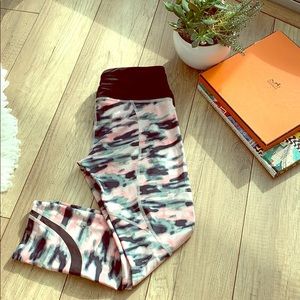 Great Condition Lululemon Crop Camo Prnt Leggings